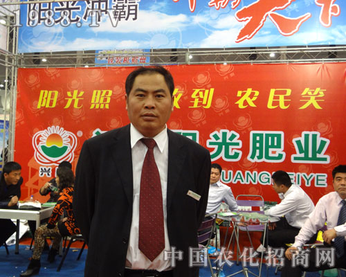 陽光照 豐收到 農(nóng)民笑