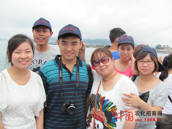 美女帥哥們的合照