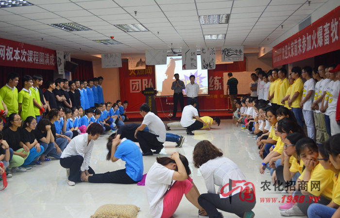 �F���������Ӗ�����]�������Ă���ֻ�������ĈF�