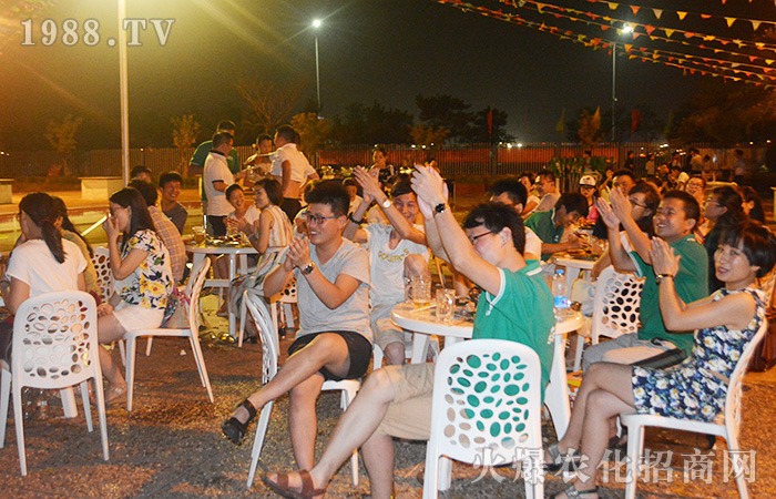 ��(��i)���@��(g��)���죺�(y��ng)��ɳ���Ȼ�����{(l��n)��