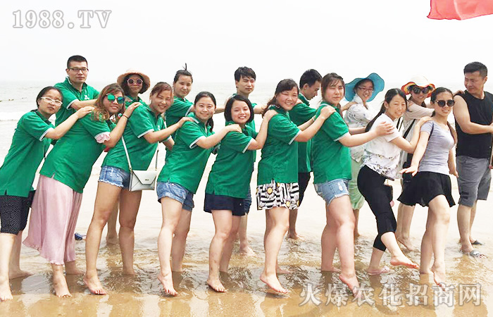 溫暖火爆,無(wú)悔青春!