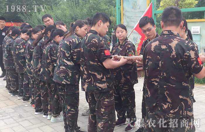 次參加室外拓展訓練,經(jīng)歷了兩天的培訓,使自己成長了許多,感觸也很多。