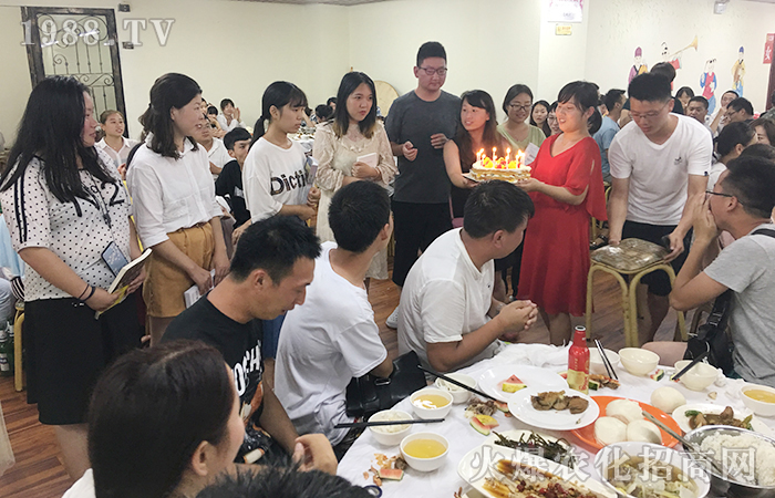 青春激昂 奮勇向前