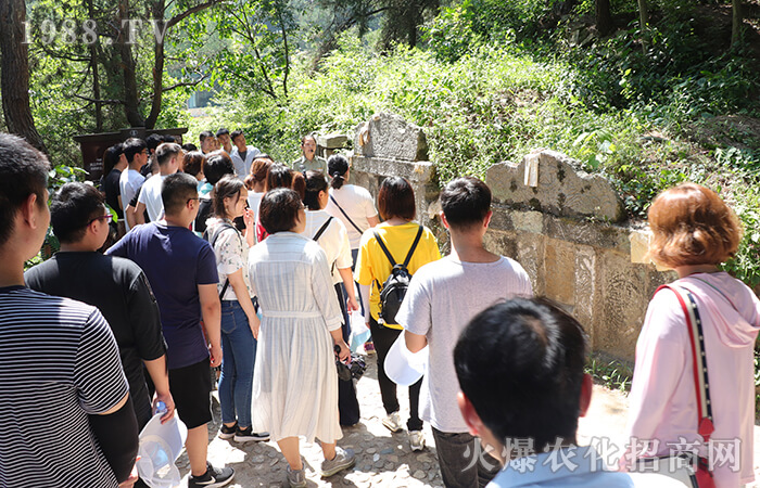 信陽雞公山紅色之旅:緬懷先烈,勇敢前行!