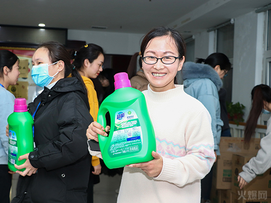 ���L(f��ng)���������ڷ��A��������Ů��(ji��)���𱬾W(w��ng)�ɰl(f��)Ů�񌣌ٶY�