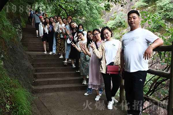 ���Ͼ�ɽ�и�����ƣ�v���ի@�M��