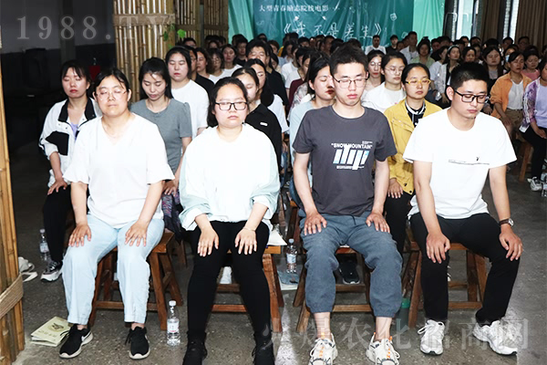 ���½�(j��ng)-(4)