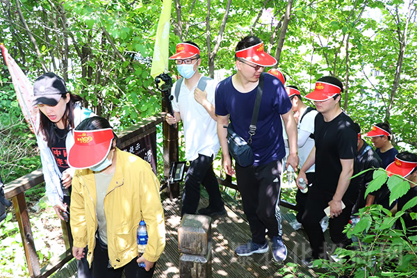 һ������һ�l�ģ�һ��(g��)������һ��ǰ�M(j��n)��