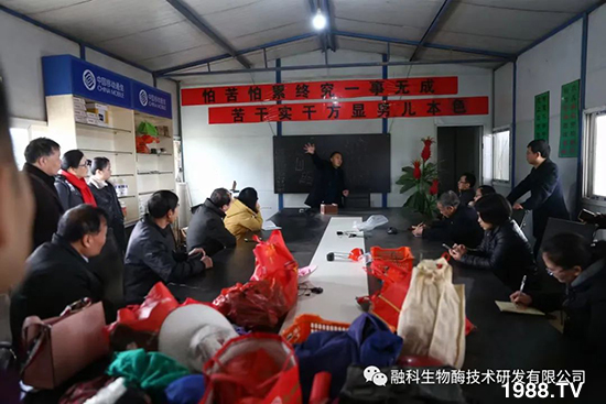 走進(jìn)田間地頭，助力柑橘產(chǎn)業(yè)