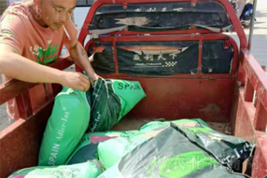 復(fù)合肥漲價瘋狂 ,而這幾款高端進(jìn)口新型肥卻成了市場香餑餑!