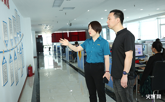 姚總在了解火爆網(wǎng)團(tuán)隊(duì)發(fā)展歷程