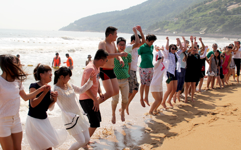 �̺��{����ɽˮ���B���֠������վ���𱬼��˘��_���