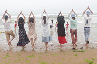 �g��Ц�Z(y��)���M������֮�У��M�@�𱬜�����