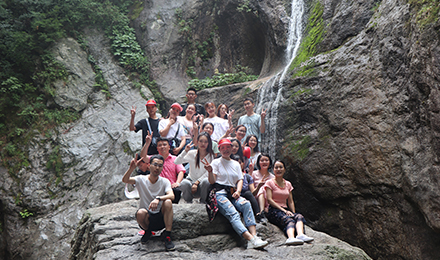 ׷��(m��ng)���У����׿�����չ���ഺ������