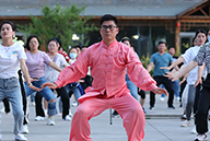 ��(n��i)����޻��ˣ���(qi��ng)�����չ�L(f��ng)����