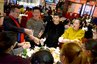 �ο��cʳƷ�W(w��ng)�I(y��)�չ��핳�֮����