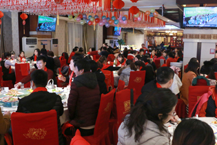 ���}�������ϔ[���𱬼��˱M�����g��ζ��