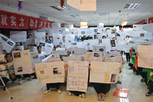 �����ڼ������^��ɣ��i��Ŀ��(bi��o)��ƴ��һ��(zh��n)�����T���x����