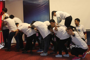 �𱬾W(w��ng)�F(tu��n)�(du��)�����Ӗ(x��n)�I�L(f��ng)��չʾ��վ�ھ��˵ļ����������ĸ��h(yu��n)��